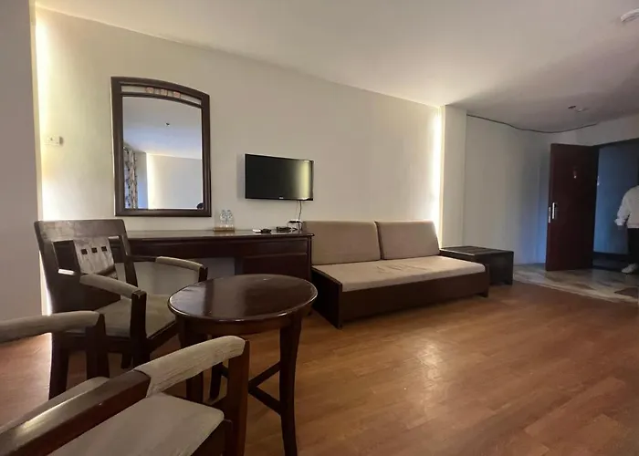 ホテル Century Plaza 3*