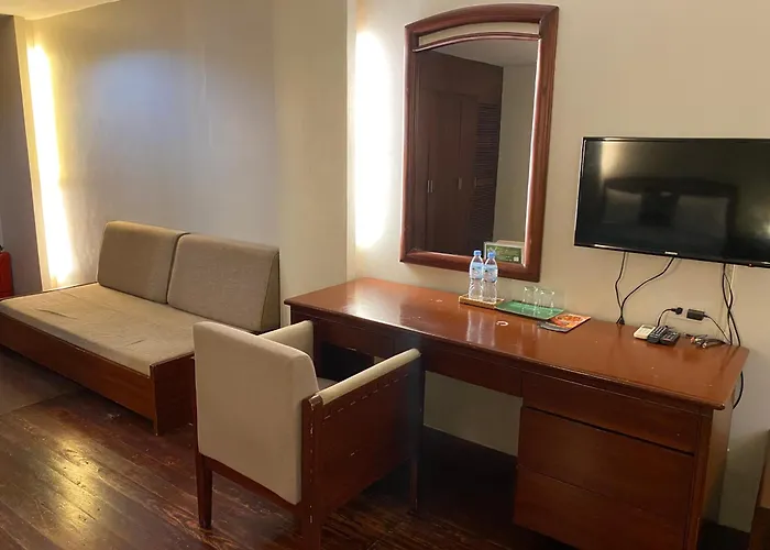 Century Plaza ホテル 3*