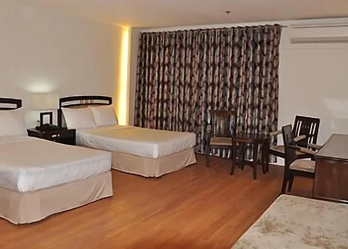 Century Plaza 3* セブ市