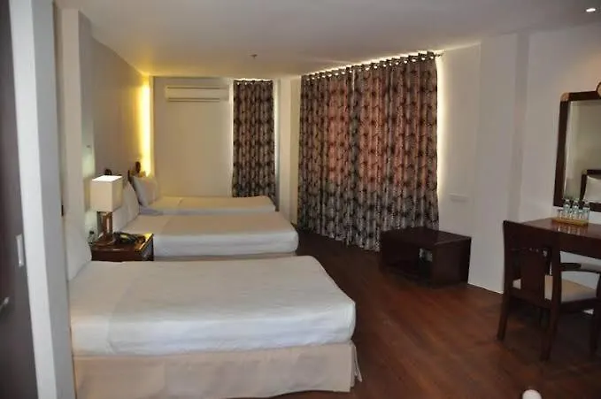 Century Plaza 3*