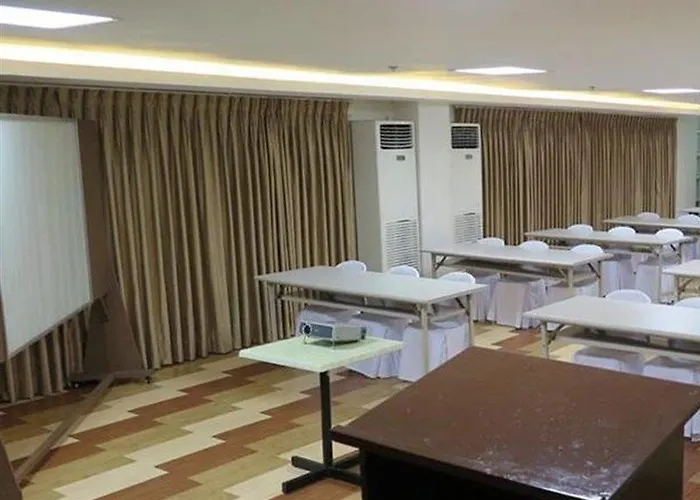 Hotell Century Plaza 3*