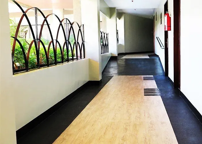 ホテル Century Plaza 3*