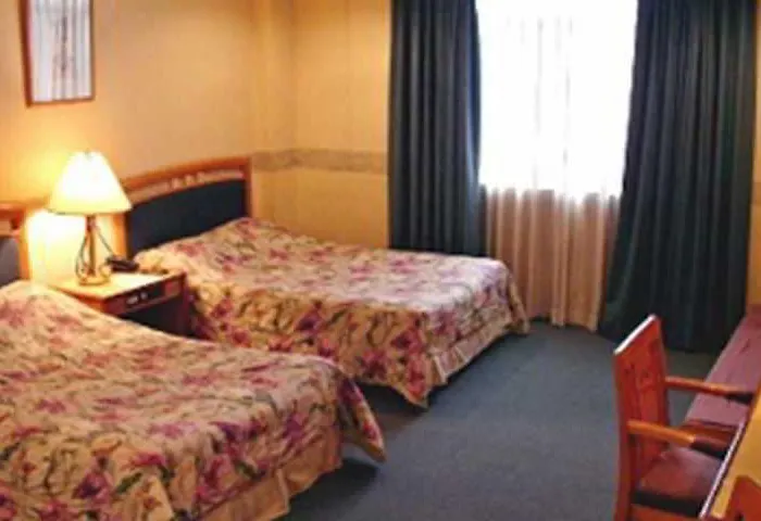 Century Plaza ホテル 3*