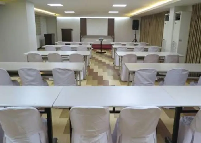 Century Plaza Hotell