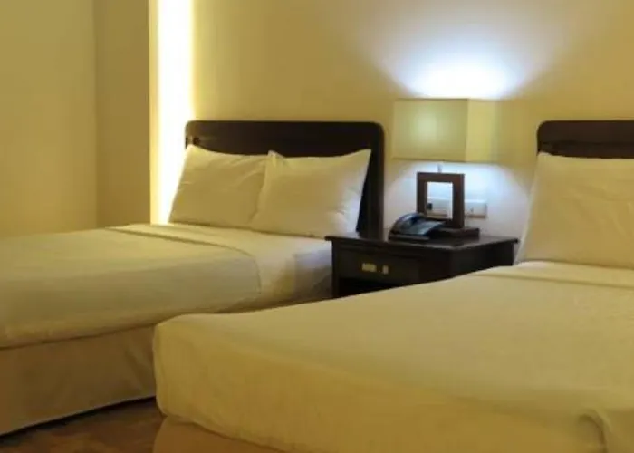 Century Plaza 3*