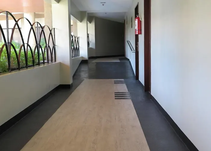 Century Plaza ホテル 3*